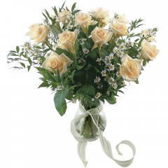 Vazoda 11 adet beyaz gül Ankara 14 şubat sevgililer günü çiçek